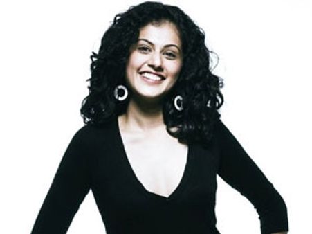 തപസ്സിയുടെ ഗ്ലാമറില്‍ വീര വരുന്നു