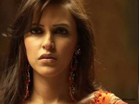 മെസ്സിയെ ചുംബിക്കാന്‍ മോഹം: നേഹ