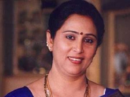 സേനാനി സേതുവിന്റെ ഭാര്യയായി ഗീത വീണ്ടും