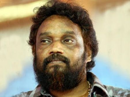 ബ്ലസിയുടെ പ്രണയം മോഹന്‍ സിത്താരയുടെ കഥ?