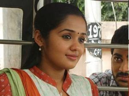 അനന്യയുടെ എങ്കെയും എപ്പോതും ഹിന്ദിയിലേയ്ക്ക്