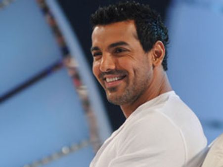 ജോണിന് കല്യാണം വേണം