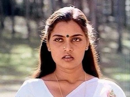 പ്രണയവും വിഷാദവും സ്മിതയെ തളര്‍ത്തി