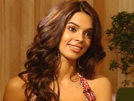 ഏറ്റവും വിലപിടിപ്പുള്ള ഐറ്റം ഗേള്‍?