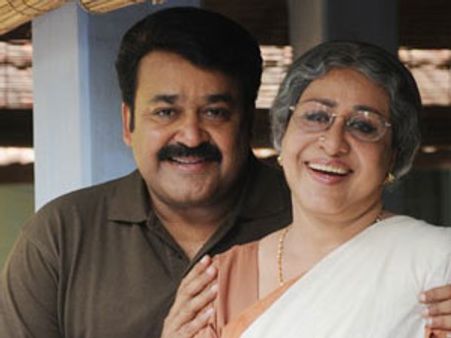 മോഹന്‍ലാല്‍ വരുന്നു; മറ്റുള്ളവര്‍ വഴി മാറുന്നു