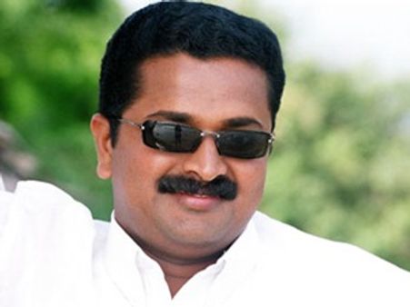 നിത്യ നിരപരാധിയും നിര്‍മാതാക്കള്‍ വില്ലന്‍മാരുമോ?