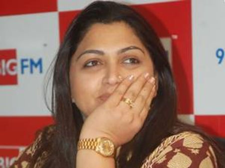 ഖുശ്ബുവിന്റെ ബാഗ് അടിച്ചുമാറ്റി