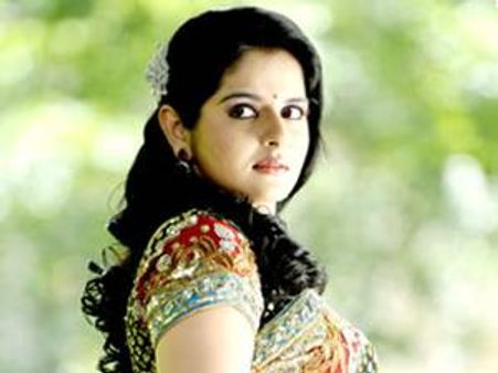 നിര്‍മ്മാതാവിന് റോമയോട് സോഫ്റ്റ് കോര്‍ണര്‍?