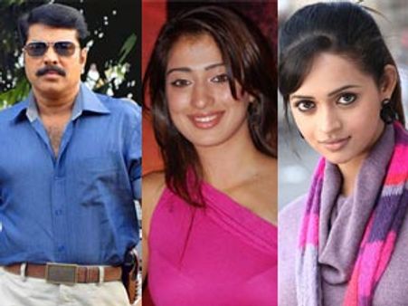 കളത്തിന് പുറത്ത് മമ്മൂട്ടിയും ലക്ഷ്മിയും ഭാവനയും