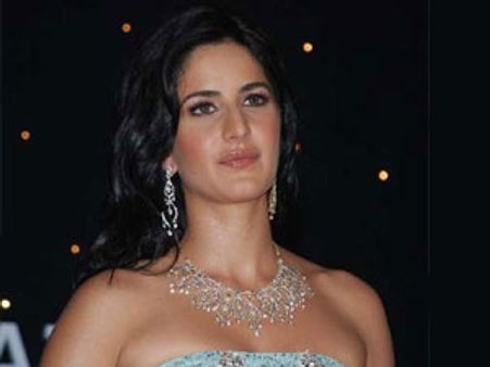 ലോകത്തിന് വേണ്ടത് കത്രീനയുടെ മൊബൈല്‍ ക്ലിപ്പ്