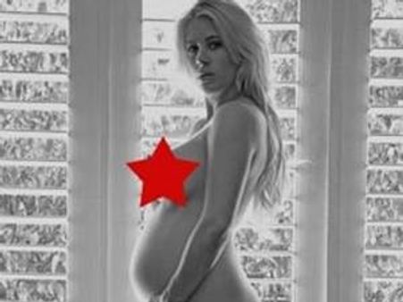 ഗര്‍ഭിണിയായ റിയാലിറ്റിതാരത്തിന്റെ നഗ്നത പ്രദര്‍ശനം