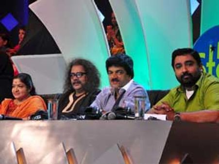 വിധികര്‍ത്താക്കള്‍ സ്റ്റാറാകുന്നു