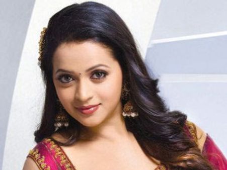 ഗോഡ്ഫാദര്‍മാരുടെ അഭാവം വിനയായി: ഭാവന