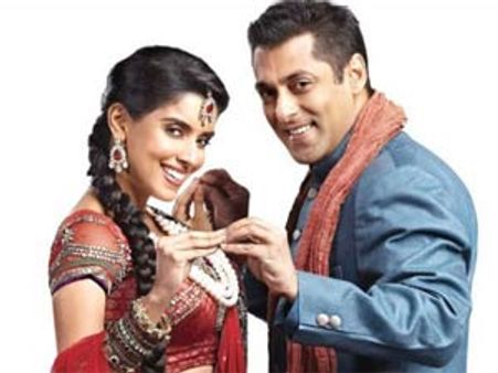 അസിനും സല്ലുവും ജിമ്മിലൊന്നിച്ചപ്പോള്‍