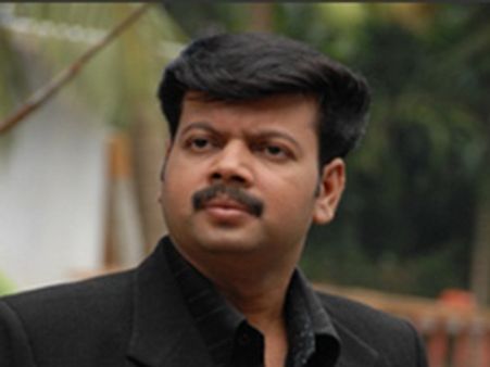 സന്തോഷ് പണ്ഡിറ്റിനു പിറകെ ഉബൈദ്ഖാന്‍