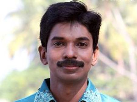 പണ്ഡിറ്റിന് എട്ട് നായികമാര്‍!!