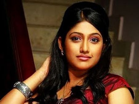 ദിലീപിനെ വിരട്ടിയ കളരിക്കാരി