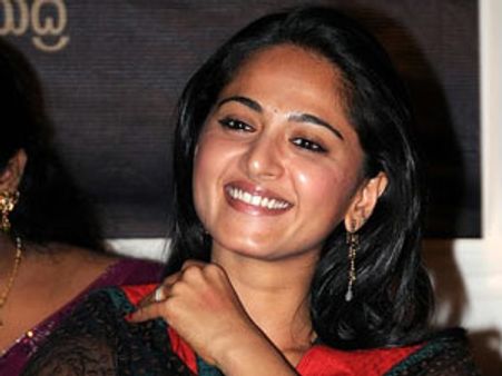 സ്റ്റൈല്‍ മന്നന്റെ നായികയായി അനുഷ്‌ക