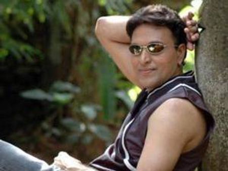 സംവിധായകനിരയിലേയ്ക്ക് ബാബു ആന്റണിയും