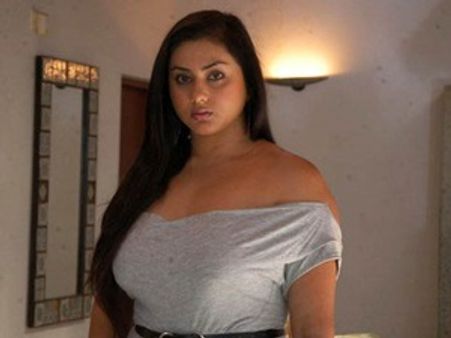 സിനിമയ്ക്ക് പുറത്ത് നമിതയുടെ ബിസിനസ്സ് എന്ത്?