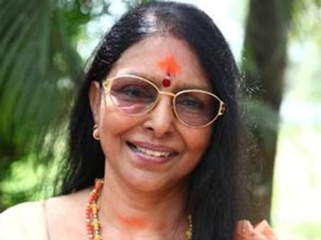 ശാരദയ്ക്ക് മോഹന്‍ലാലിനൊപ്പം അഭിനയിക്കണം