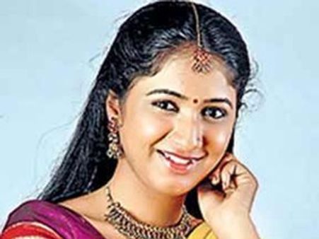 നടി സൗമ്യയെ കുത്തിയതിന് പിന്നില്‍ കല്യാണത്തര്‍ക്കം