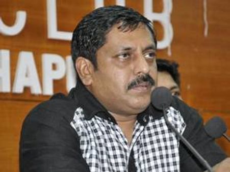 വിവാദം ചിത്രത്തെ കൊല്ലുന്നു: സോഹന്‍ റോയ്