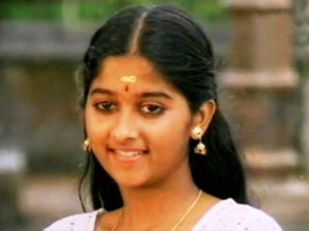 മോനിഷയ്ക്ക് വഴികാട്ടിയത് എംടി