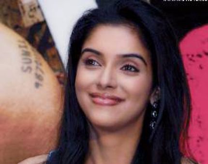 അസിനെ വീഴ്ത്തിയ പാചകക്കാരന്‍