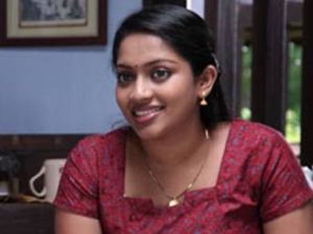 മുറ്റത്തെ മുല്ല പോലെ മല്ലിക