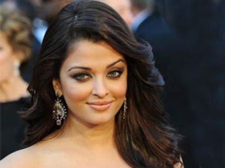 ഐശ്വര്യ തിരിച്ചെത്തുന്നത് രജനിയ്‌ക്കൊപ്പം?