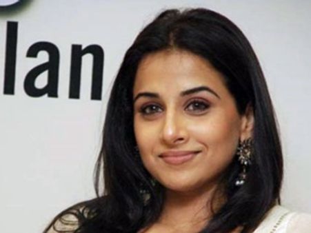 അശ്ലീലം: വിദ്യ ബാലനെതിരെ എഫ്‌ഐആര്‍