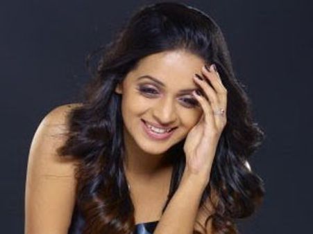 ഭാവനയ്‌ക്കെതിരെ ജനപ്രിയ നായകന്‍