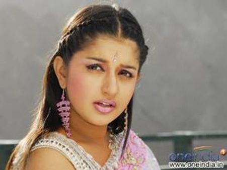 ഭാവന മീരയേക്കാള്‍ പ്രശ്‌നക്കാരി?