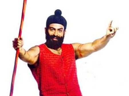 മല്ലുസിങ്: പൃഥ്വിയുടെ കളി ബുദ്ധിപൂര്‍വ്വം?