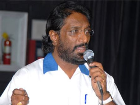 തന്നെ ഒതുക്കിയെന്ന് മാര്‍ക്കോസ്