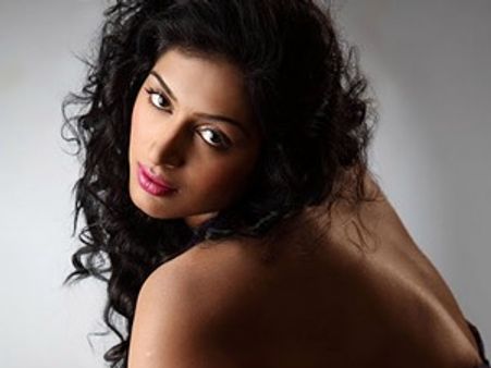 മൊട്ടയടിയ്ക്കാനും തയാറെന്ന് പത്മപ്രിയ