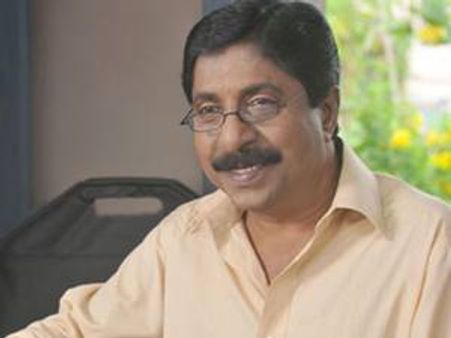 ലാലിനെ വേദനിപ്പിയ്ക്കണമെന്ന് കരുതിയില്ല: ശ്രീനി