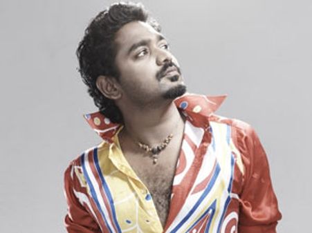 ഒറ്റയടിക്ക് മമ്മൂട്ടിയും ലാലുമാവേണ്ട ആസിഫേ..