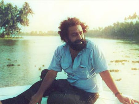 നക്ഷത്രങ്ങളെ കാവലിരുത്തിയ ഗന്ധര്‍വന്‍