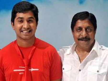 വിനീതിന്റെ ചിത്രവുമായി ശ്രീനി വരുന്നു