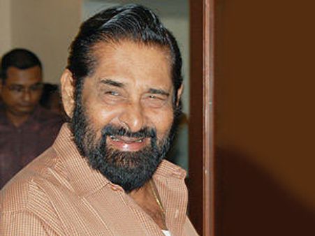 സരോജ് കുമാര്‍: ശ്രീനിയ്ക്ക് മധുവിന്റെ പിന്തുണ