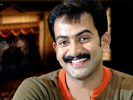 ഗോസിപ്പിനായി കാതോര്‍ത്ത് പൃഥ്വി