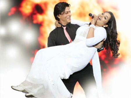 ഷാരൂഖിന്റെ തോളിലേറി റിമി ബിടൗണിലേയ്ക്ക്‌