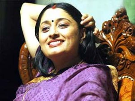 ഊര്‍മ്മിളയ്ക്ക് കോളിവുഡ് സ്വന്തം വീട്