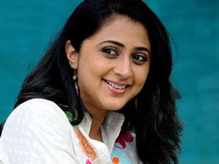സ്പിരിറ്റില്‍ ലാലിനൊപ്പം കനിഹ