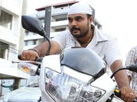 തൊട്ടതെല്ലാം പൊന്നാക്കുന്ന വൈശാഖ്