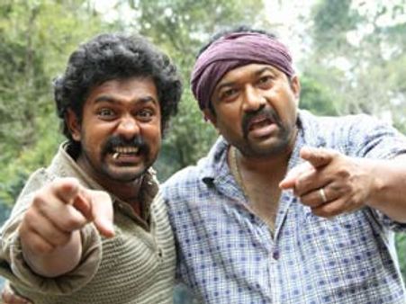 മമ്മൂട്ടിയുടെ കൂളിങ് ഗ്ലാസ് ആസിഫ് അലി ഇടേണ്ട!!