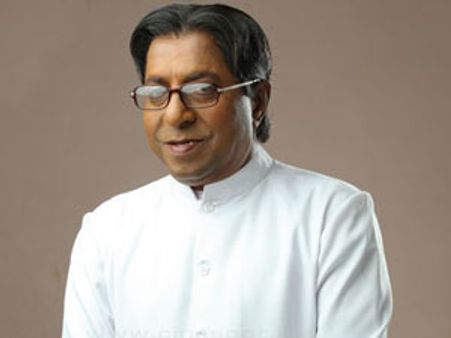 പറുദീസയില്‍ ഫാദര്‍ ആഞ്ഞിലിത്താനമായി ശ്രീനിവാസന്‍
