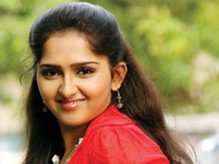 അവളുടെ രാവുകള്‍: സനൂഷയ്ക്ക് ഇരിക്കപ്പൊറുതിയില്ല